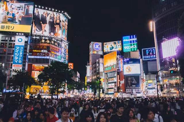 日本大学一天在学校几小时
